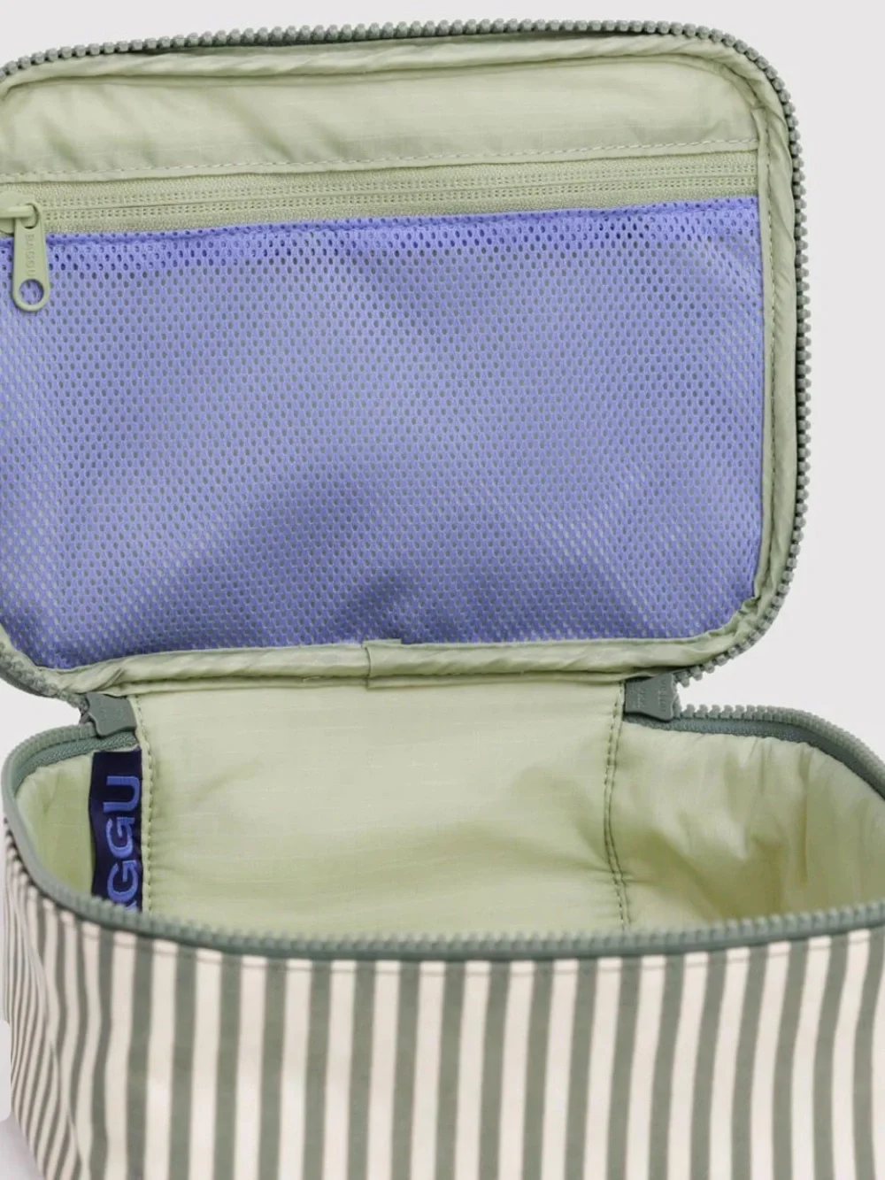 BAGGU Small Cosmetic Case In Sage Stripe